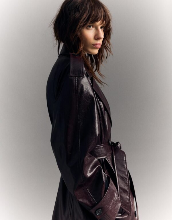 Gabardina larga efecto vinilo