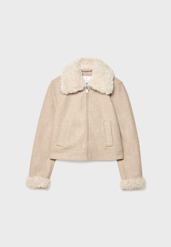 Chaqueta con detalles de borrego