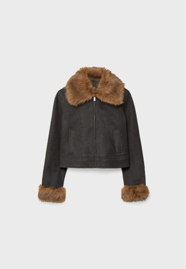 Chaqueta con detalles de borrego