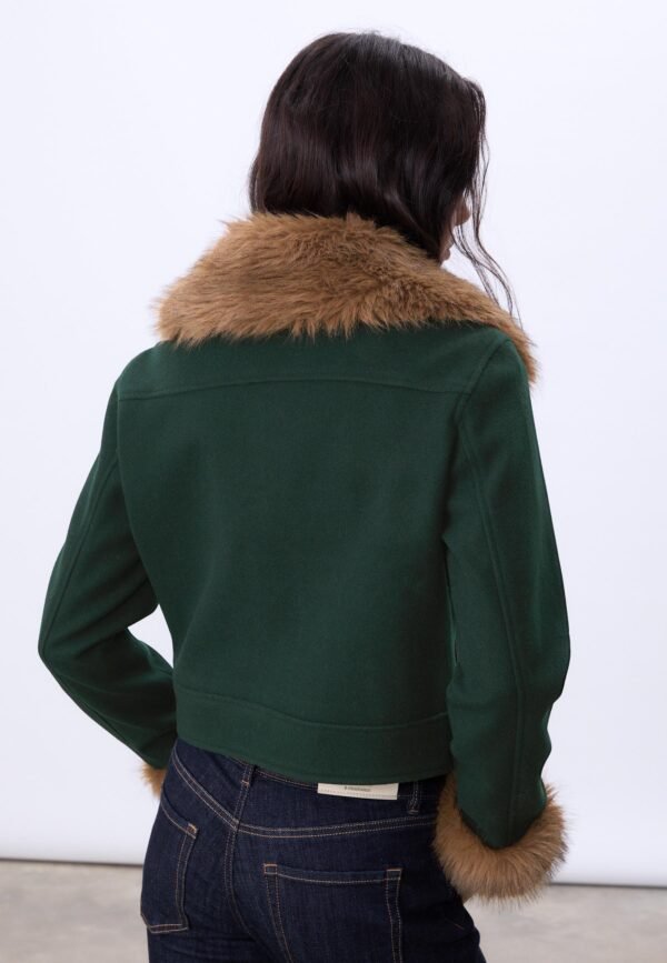 Chaqueta con detalles de borrego