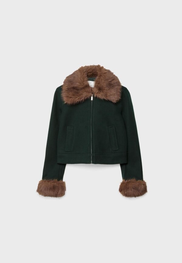 Chaqueta con detalles de borrego