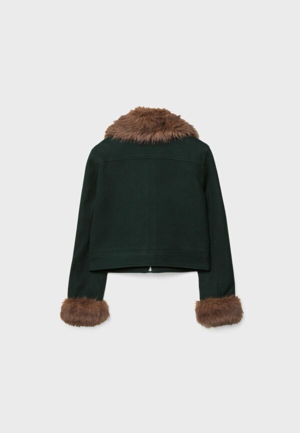 Chaqueta con detalles de borrego