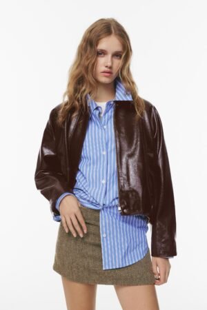 Chaqueta bomber con efecto vinilo