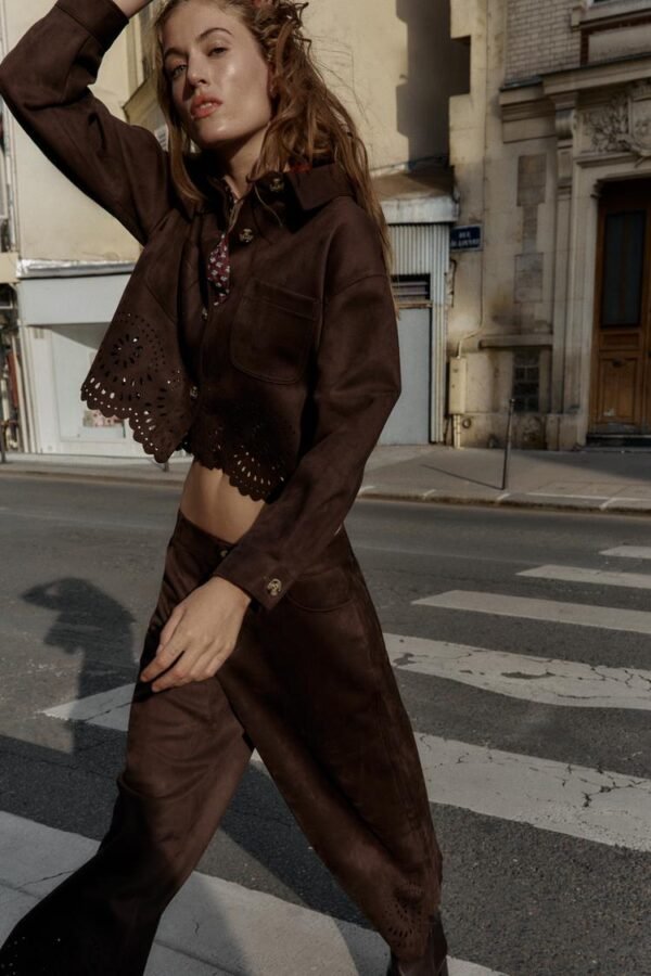 Chaqueta efecto ante troqueleado