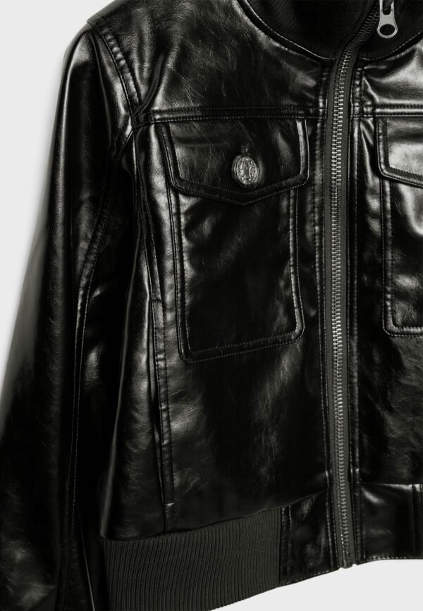 Cazadora corta efecto cuero