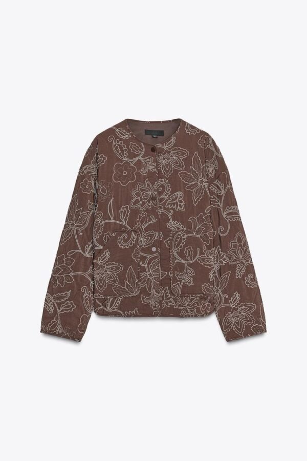 Cazadora acolchada con bordados