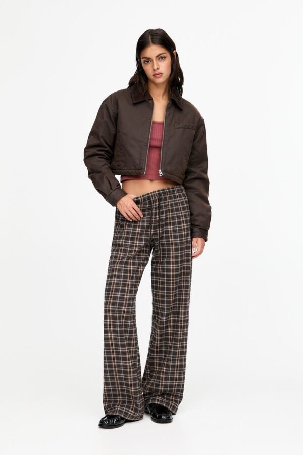 Chaqueta corta marrón Pull&Bear