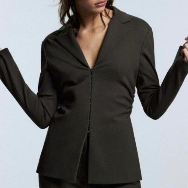 Blazer ajustado plisado